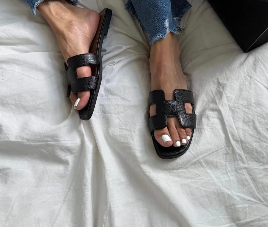 шлепанцы эрмес оригинал,женские шлепанцы,шлепки hermes женские,шлепки гермес женские 2026,сандали