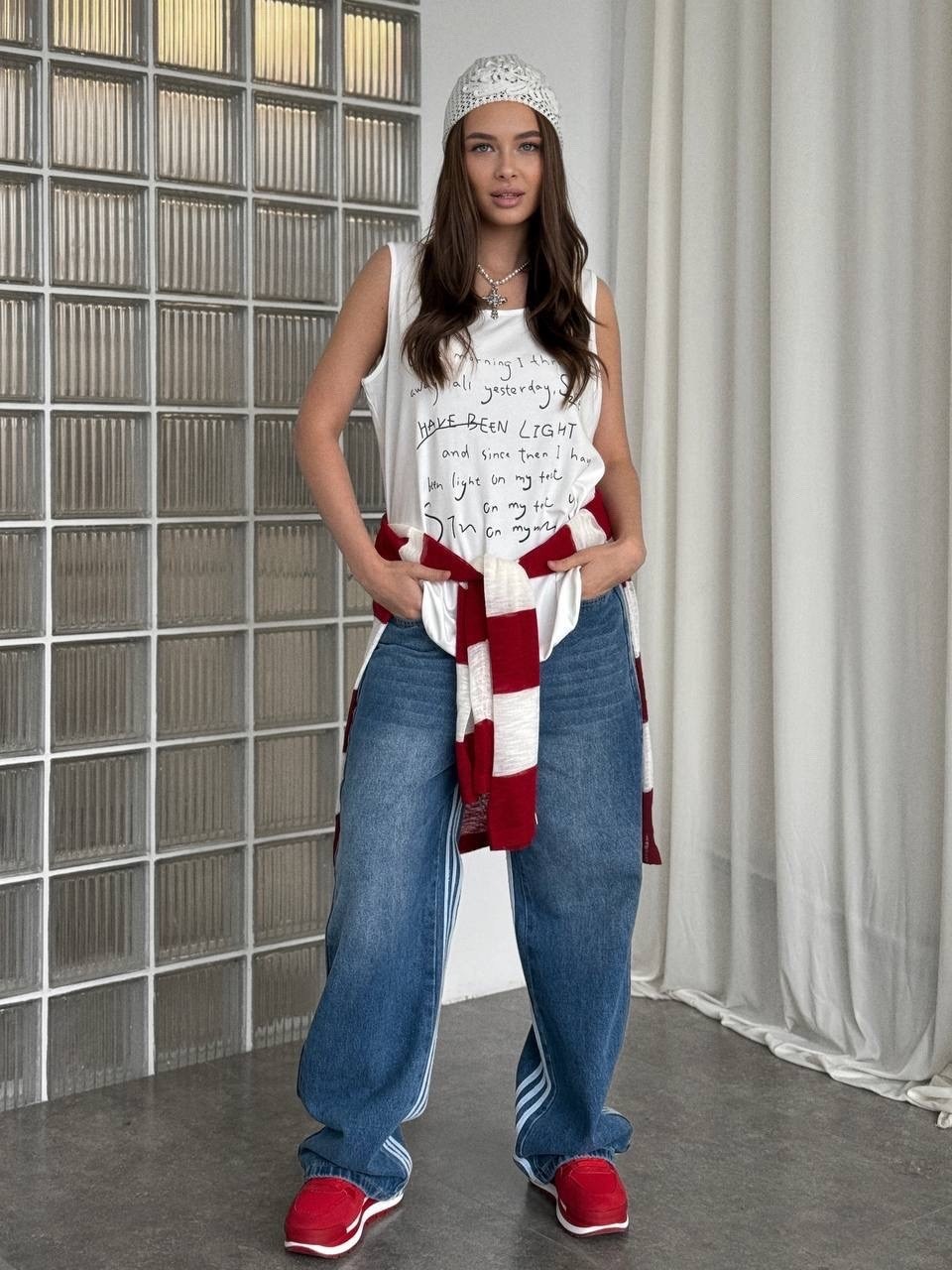 стильные джинсы,женская кофта,женская футболка,