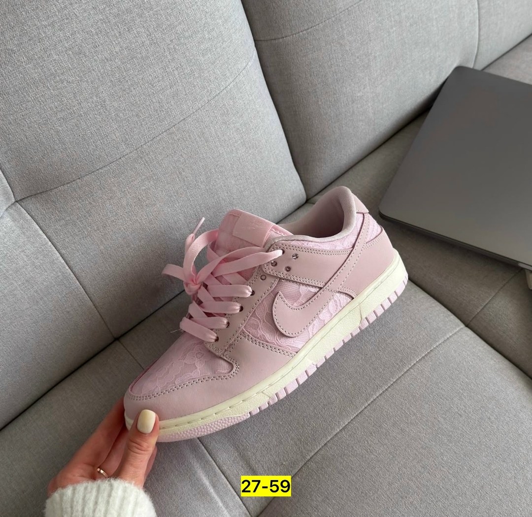 nike dunk low pink,dunk low nike,кроссовки,розовые найк,nike dunk low gs 'triple pink'
