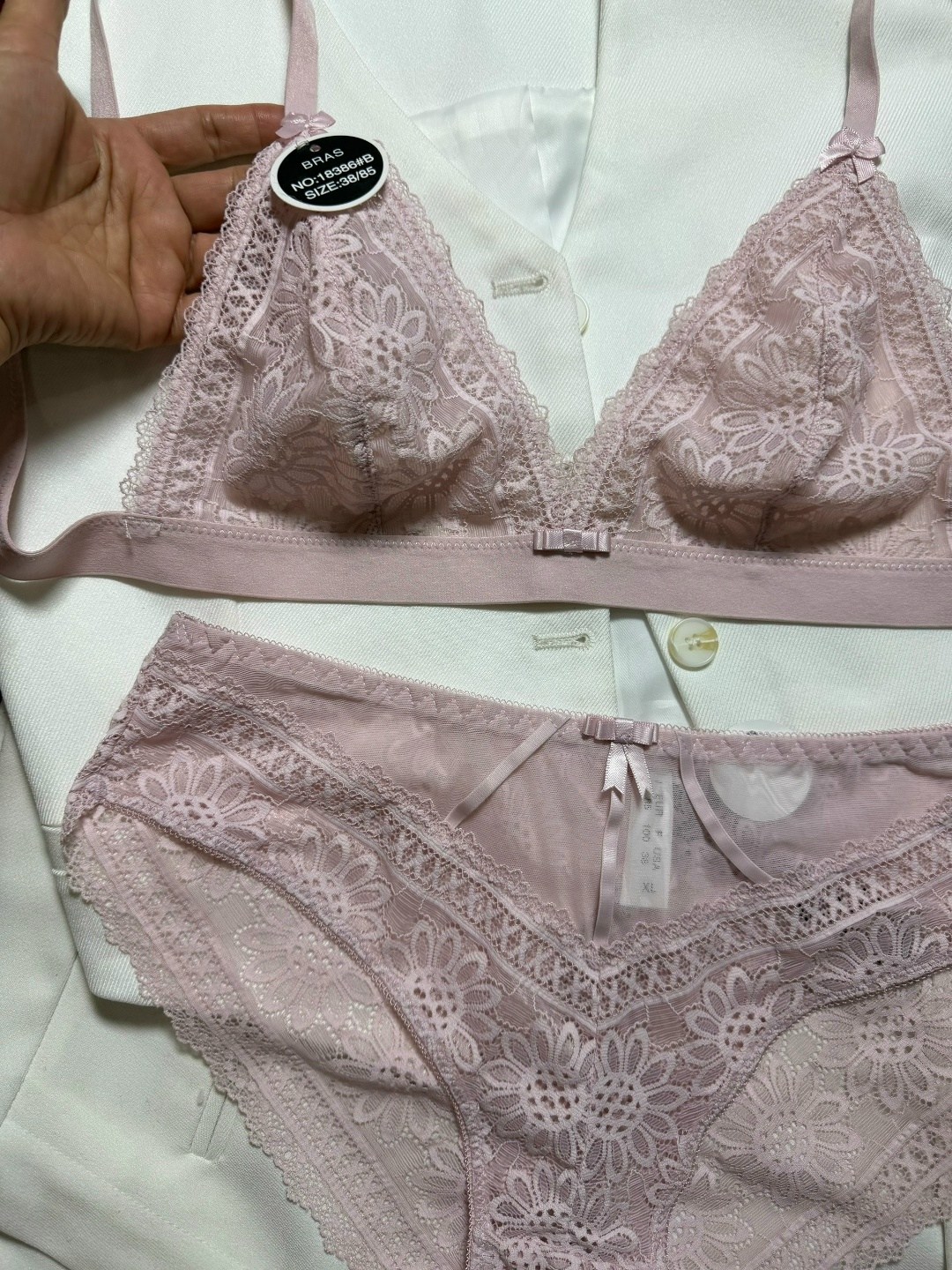комплект нижнего белья кружевного,комплект нижнего белья женский кружевное,кружевное бельё комплект,комплект нижнего белья,кружевное нижнее белье