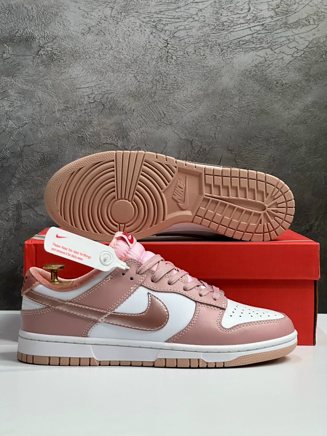 nike dunks low pink,nike dunk low pink velvet gs,nike dunk pink velvet,найк данк лоу пинк вельвет,кроссовки