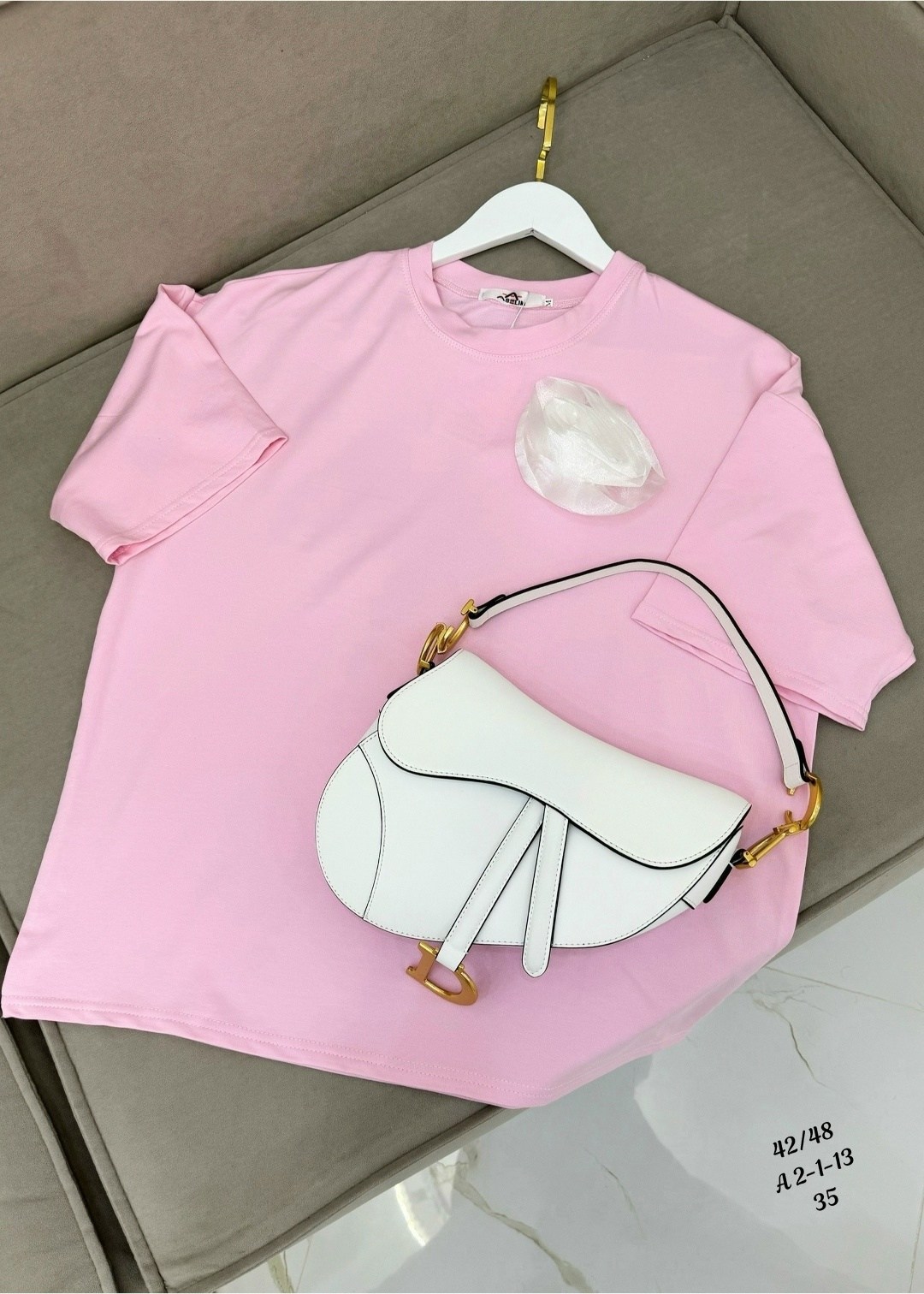 футболка с розочками,футболка свободного кроя,женская футболка,футболка с цветами,футболка женская розовая