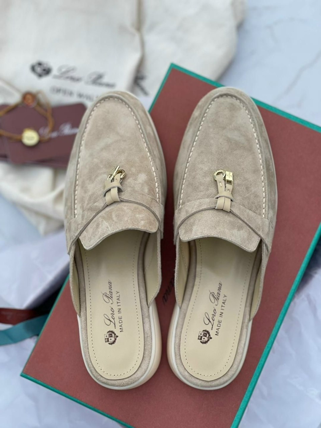 женские замшевые мюли loro piana бежевые,мюли loro piana,,лоферы loro piana,лоферы loro piana женские