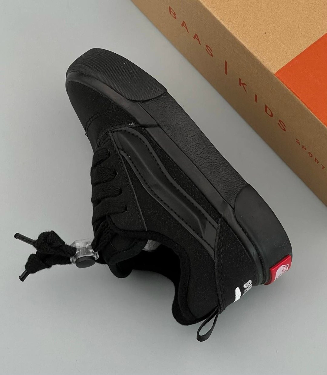 ,женские кроссовки,розовые кроссовки,кроссовки модные,спортивная