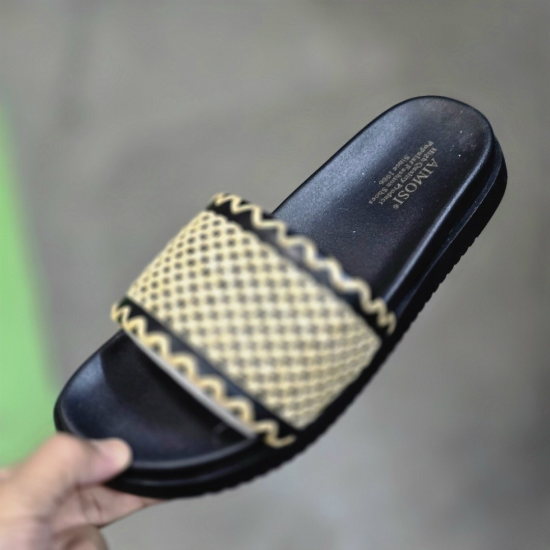 женские шлепанцы,,модные шлепанцы,шлепки фенди женские,босоножки классические