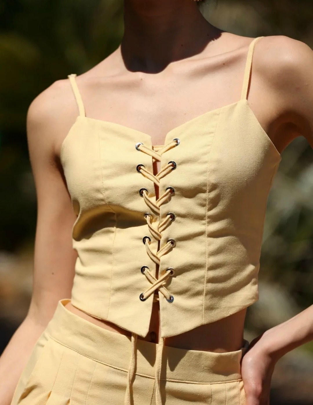 топ с завязками,женские топы,бежевый топ,стильные наряды