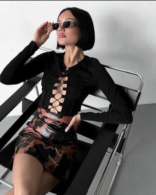 стильные костюмы,кофта с завязками,топ кофта,боди со шнуровкой спереди,женские блузки