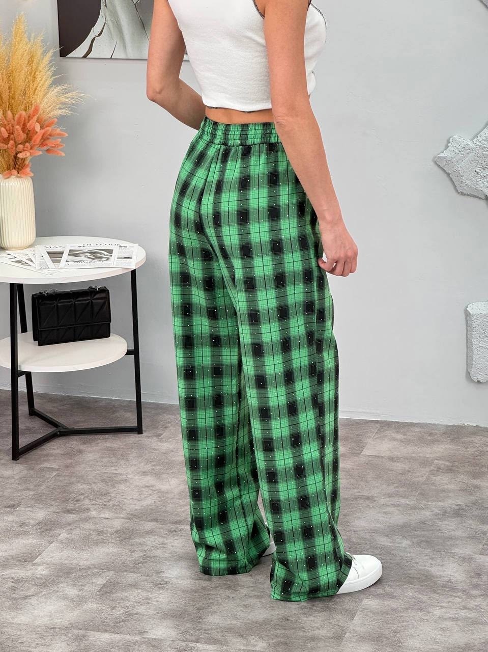 женские брюки в клетку,штаны в клетку,широкие брюки в клетку,брюки в клетку,клетчатые брюки женские широкие