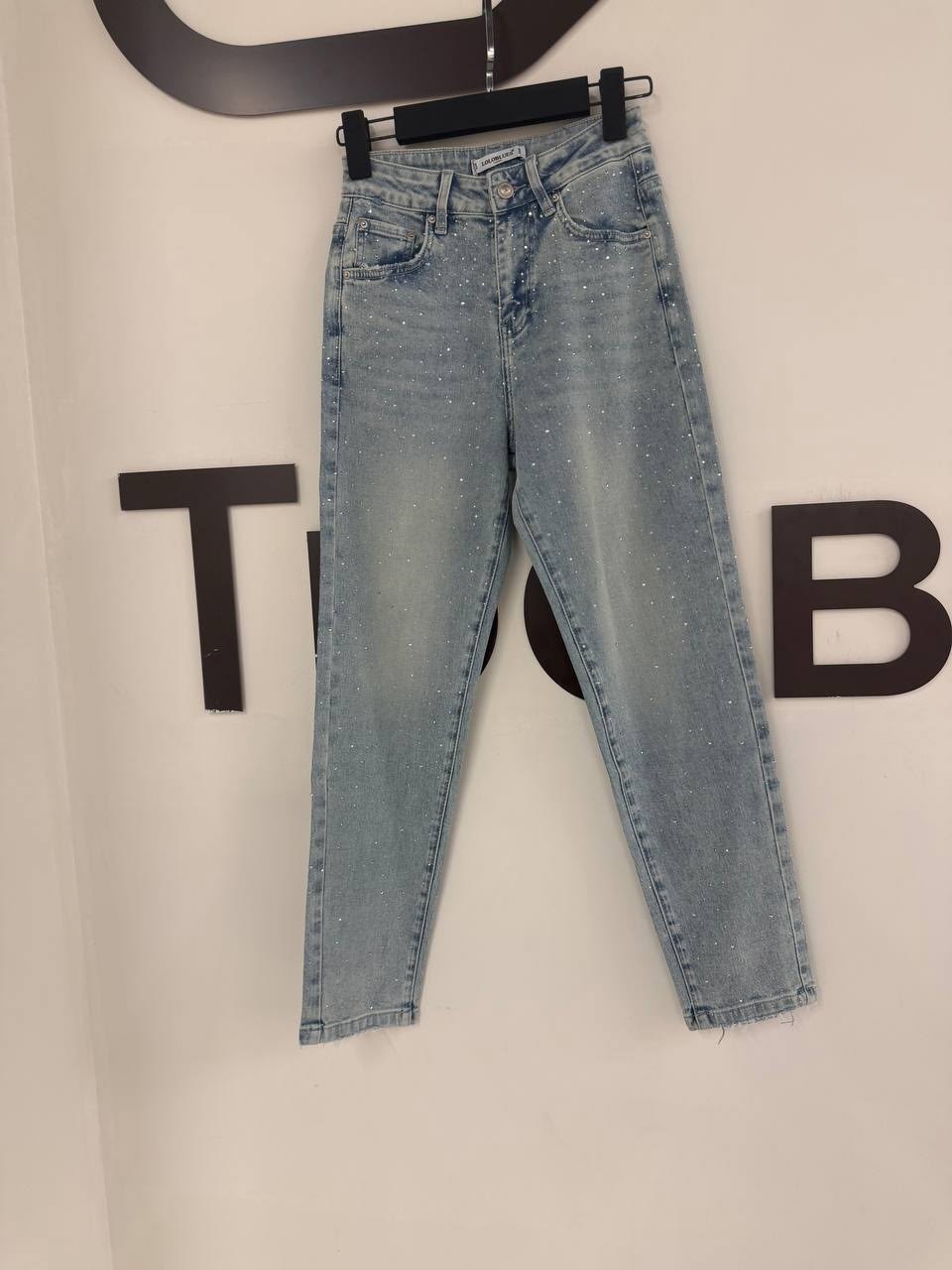 женские джинсы,джинсы стильные,джинсы модные,джинсы штаны,джинсы со стразами