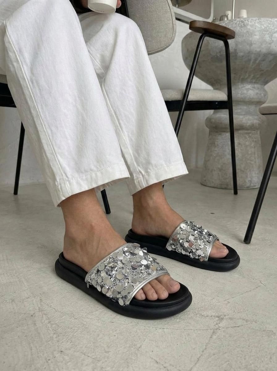 шлепанцы женские,,модные шлепки,модные шлепанцы,босоножки шлепанцы