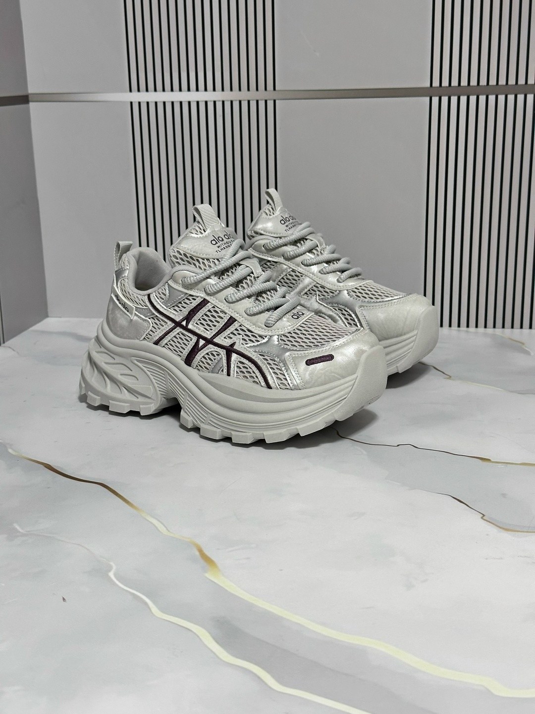 кроссовки женские,массивные кроссовки,кроссовки,кроссовки модные,массивные кроссовки женские