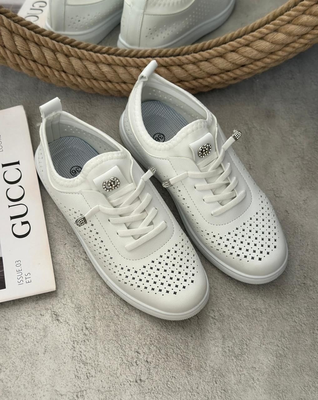 кеды женски,кроссовки женские с перфорацией,кожаные женские кроссовки с перфорацией,кроссовки с перфорацией,кроссовки женскиe