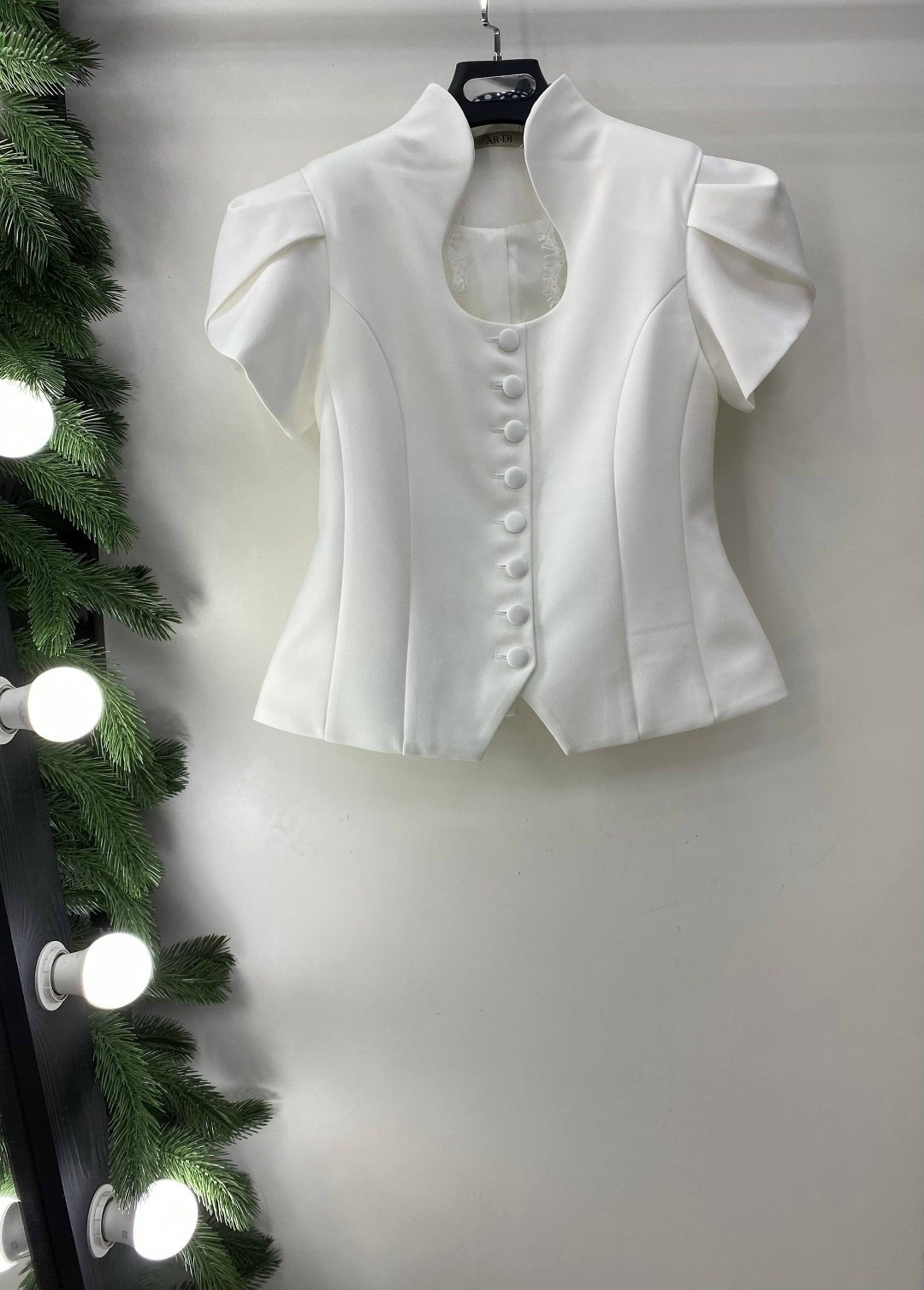 брючный костюм,белый брючный костюм,белые костюмы,брючный костюм женский,костюм