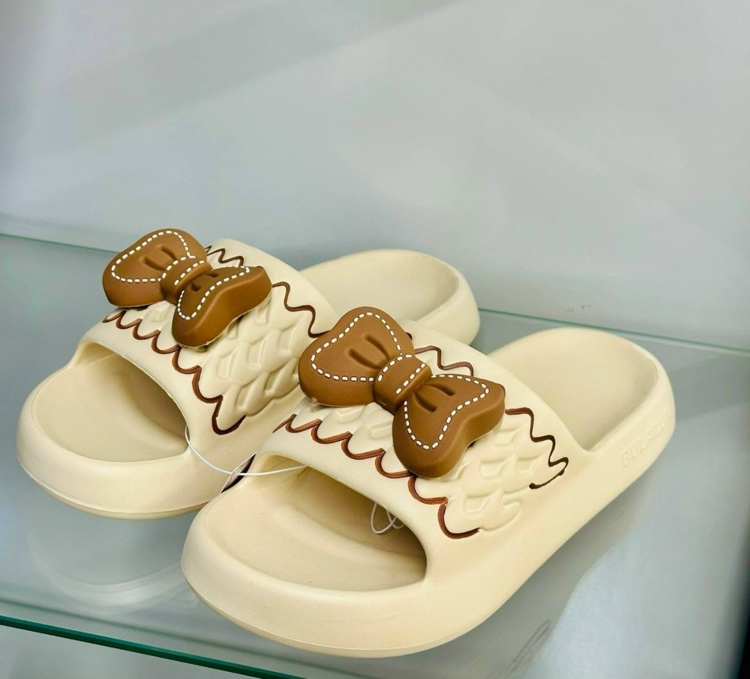 обувь,шлепанцы женские,тапки модные,женские тапки,тапочки модные