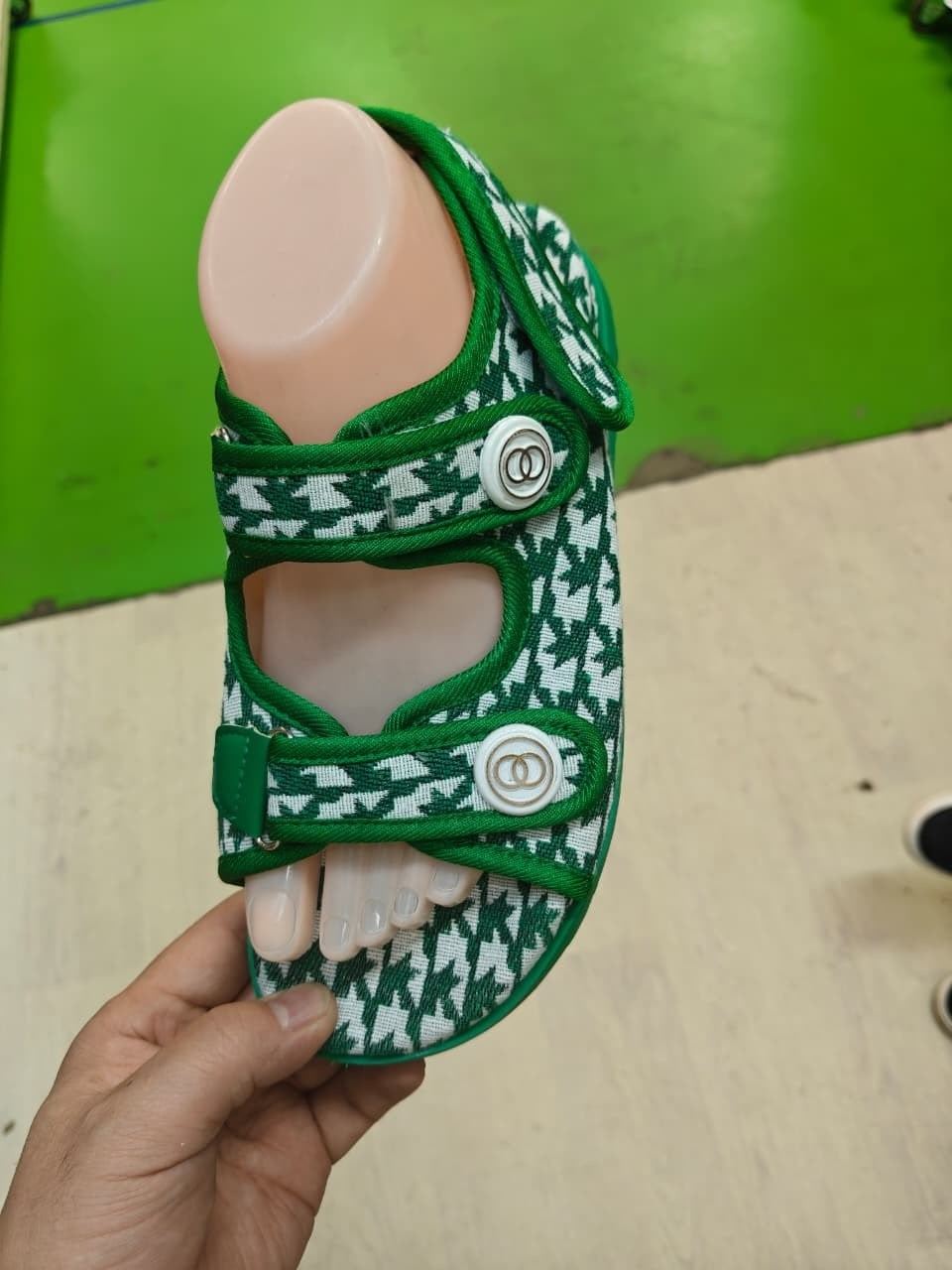 ,луи виттон шлепки женские,тапочки луи виттон мужские,женские шлепанцы,модные тапочки