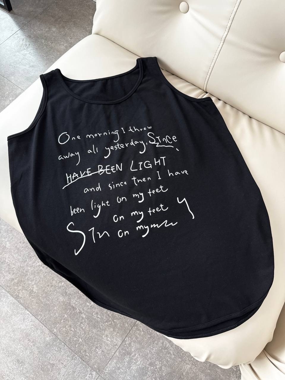 женской одежды,женская футболка,стильный костюм,мода модная