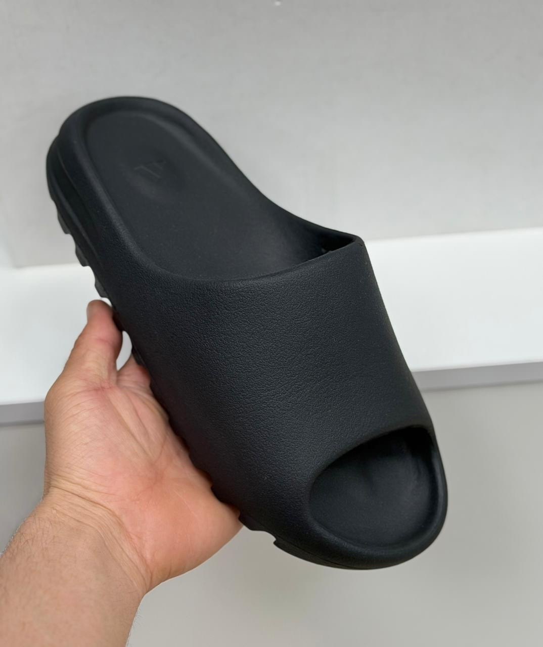 adidas yeezy slide onyx,,тапки adidas yeezy slide,шлепанцы adidas yeezy slide,шлепанцы женские adidas yeezy slide черные 37