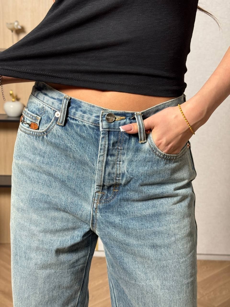 джинсы широкий,женские широкие джинсы,стильные джинсы,женские джинсы,прямые джинсы