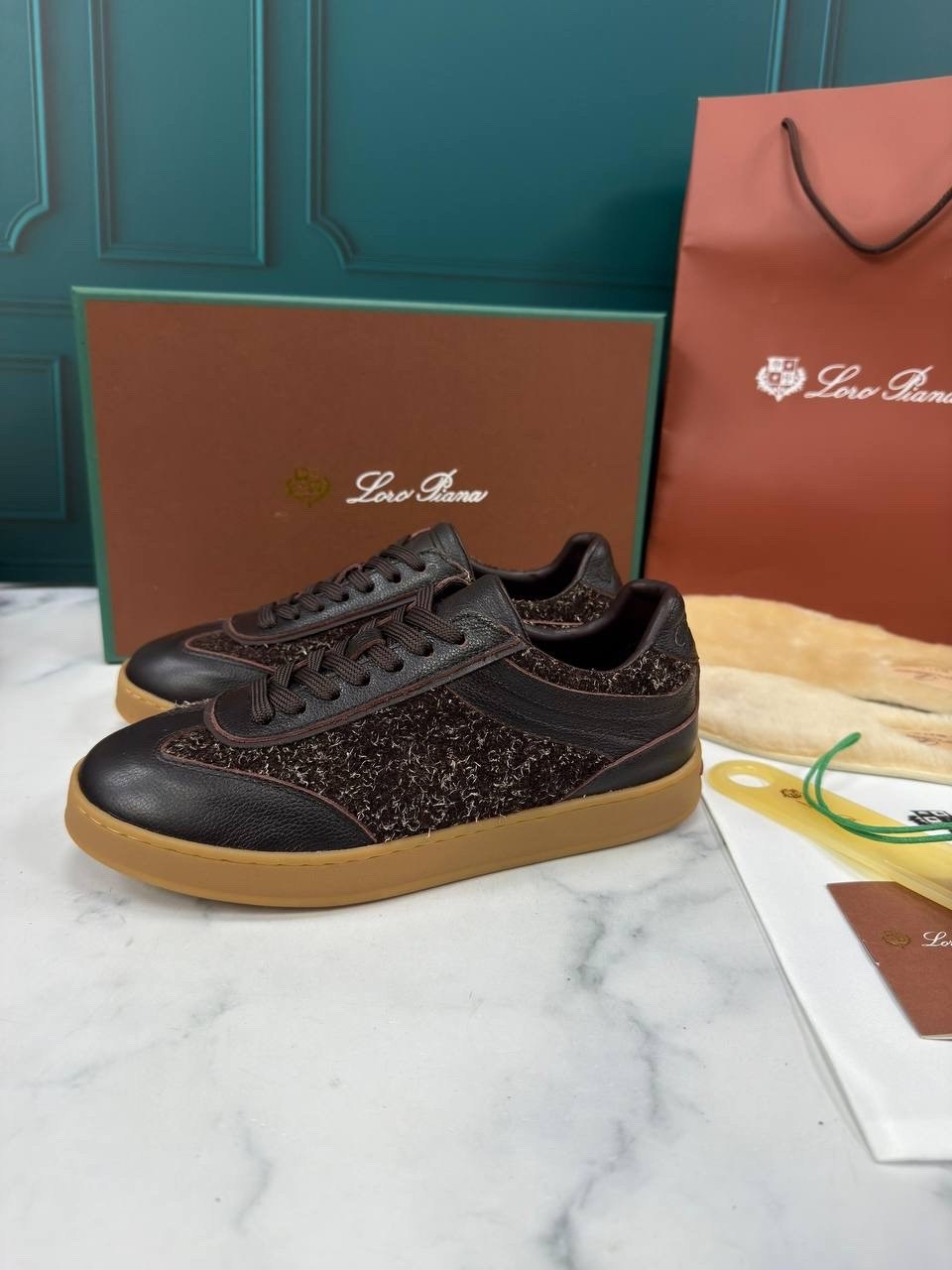 ,женские кроссовки из замши loro piana черные,кроссовки loro piana,замшевые кроссовки,замшевые кеды