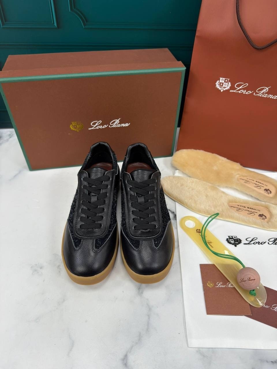 ,женские кроссовки из замши loro piana черные,кроссовки loro piana,замшевые кроссовки,замшевые кеды