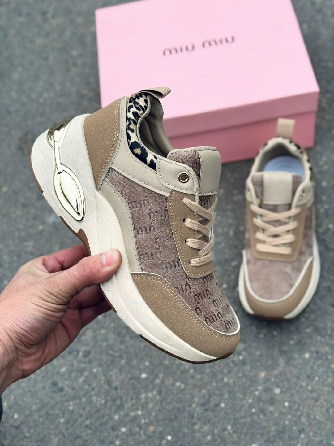 ,кроссовки женскиe,бежевые кроссовки,женская ,кроссовки модные