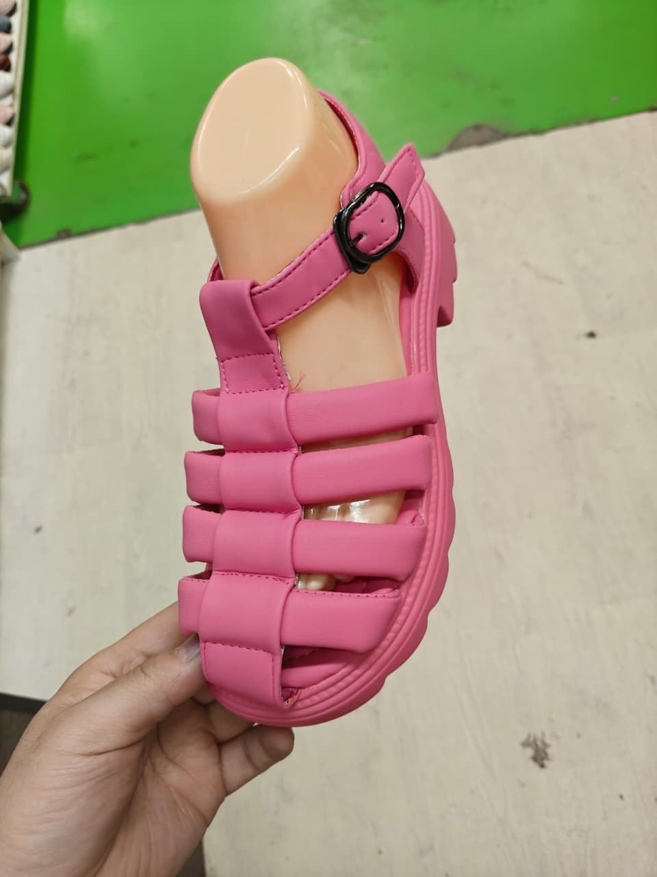 ,шлепанцы женские,женские сандалии,тапочки модные,тапочки женские