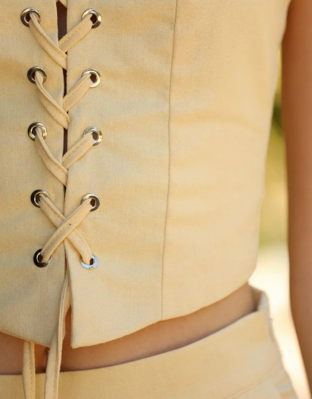 топ с завязками,женские топы,бежевый топ,стильные наряды