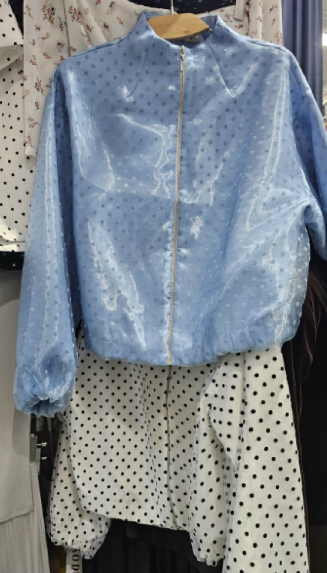 куртка демисезонная,женская куртка,куртка,куртка женская белая,куртка с принтом