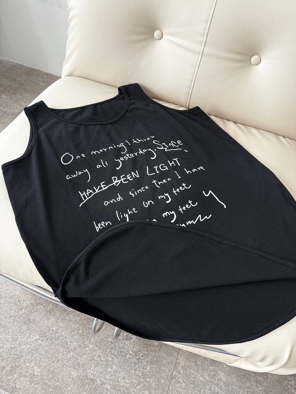 женской одежды,женская футболка,стильный костюм,мода модная