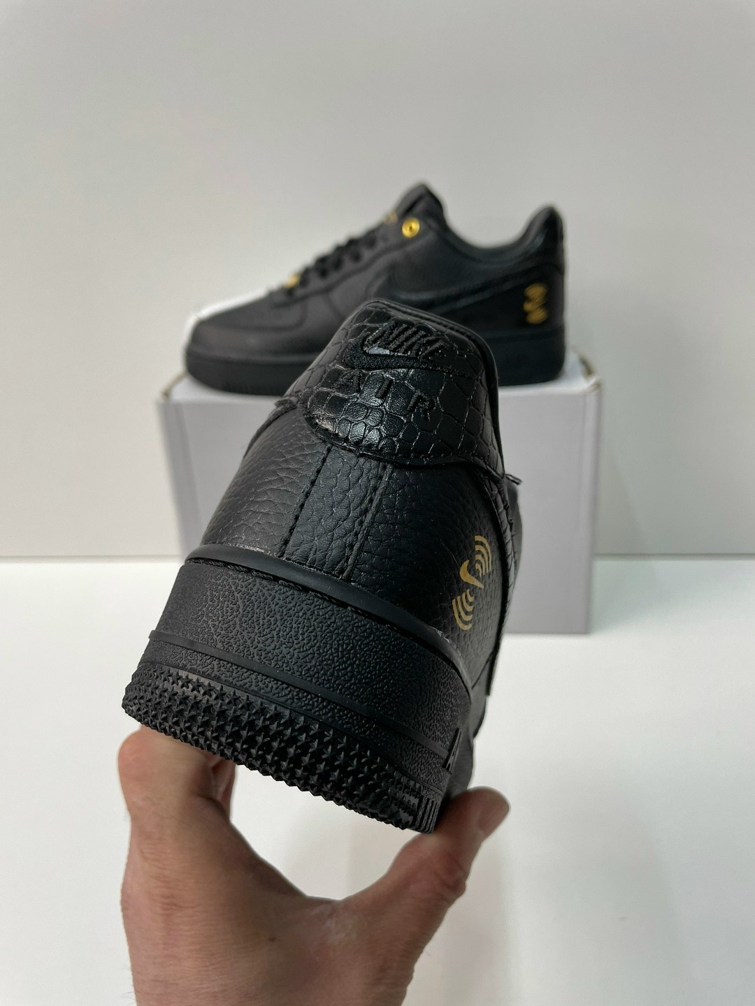 nike air force 1 low 40th anniversary edition split black white,nike air force 1 anniversary edition,nike air force 1 07 prm,кроссовки мужские nike air force 1,кроссовки nike air force low anniversary