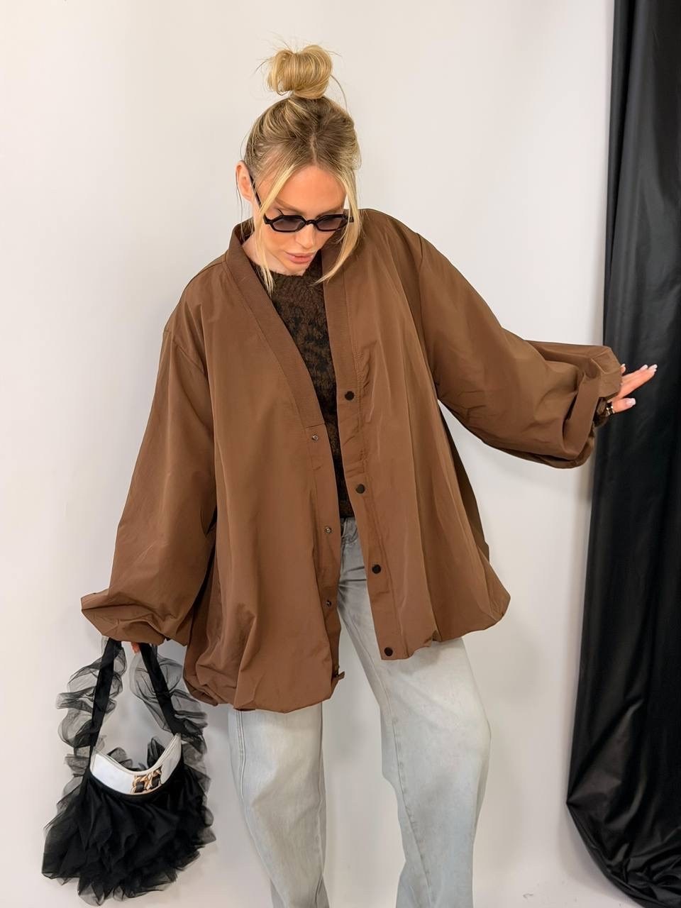 куртка бомбер оверсайз демисезонная,бомбер оверсайз женский,коричневая куртка-бомбер оверсайз,куртка оверсайз,куртка бомбер