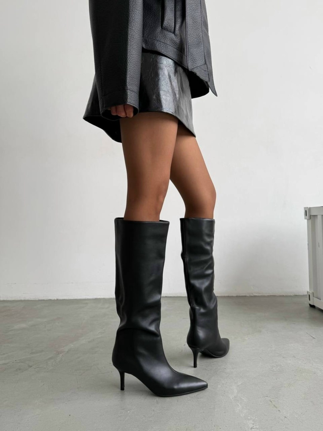 сапоги на каблуке,сапоги кожаные на шпильке демисезонные teetspace цвет черный,сапоги трубы,сапоги кожаные на шпильке демисезонные teetspace,женские сапоги
