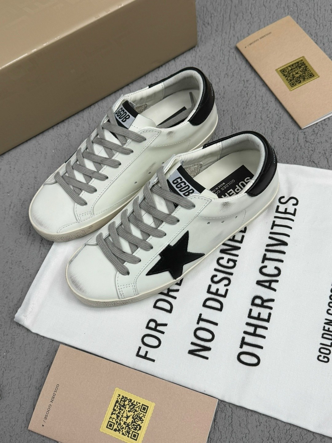 ,кроссовки golden goose,golden goose кеды,состаренные кроссовки,женские брендовые кроссовки кеды со звездой голден гус golden goose