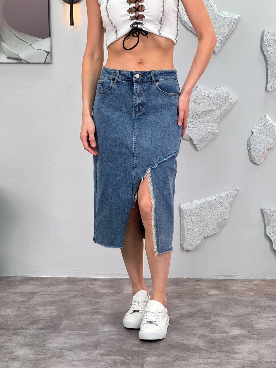 юбка миди джинсовая с разрезом,юбка джинсовая миди с разрезом спереди,юбка миди джинсовая с разрезом спереди ниже колен,длинная джинсовая юбка с разрезом спереди,джинсовая юбка с разрезом спереди