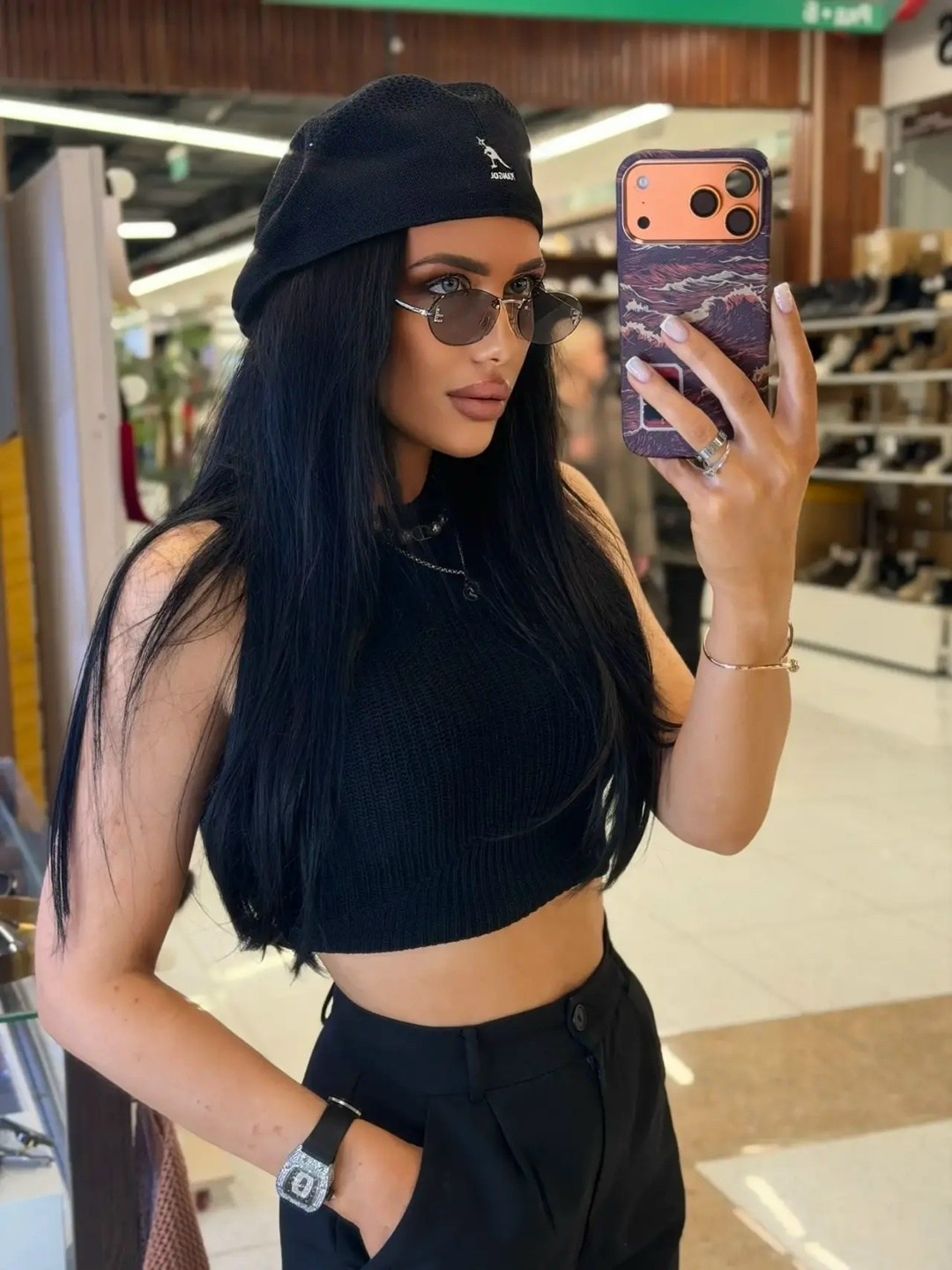 девушка,модная шапка,модная шляпка,стильная одежда,модные головные уборы