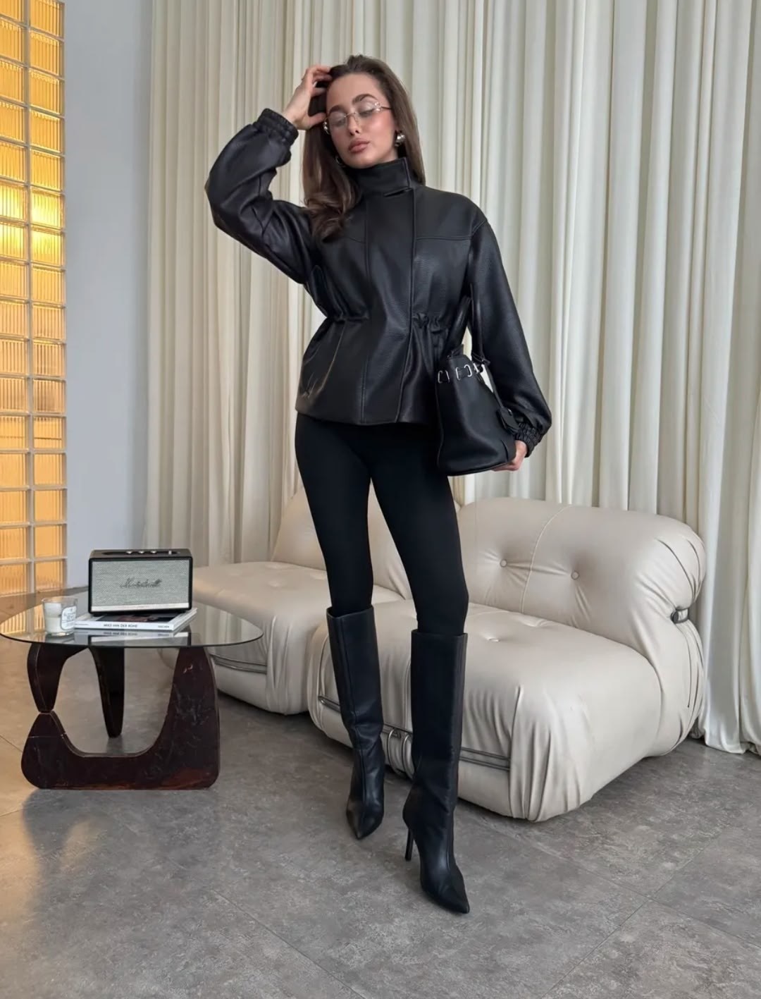 кожаная куртка,куртка кожаная женская,модные кожаные куртки,женская куртка из искусственной кожи,куртка бомбер