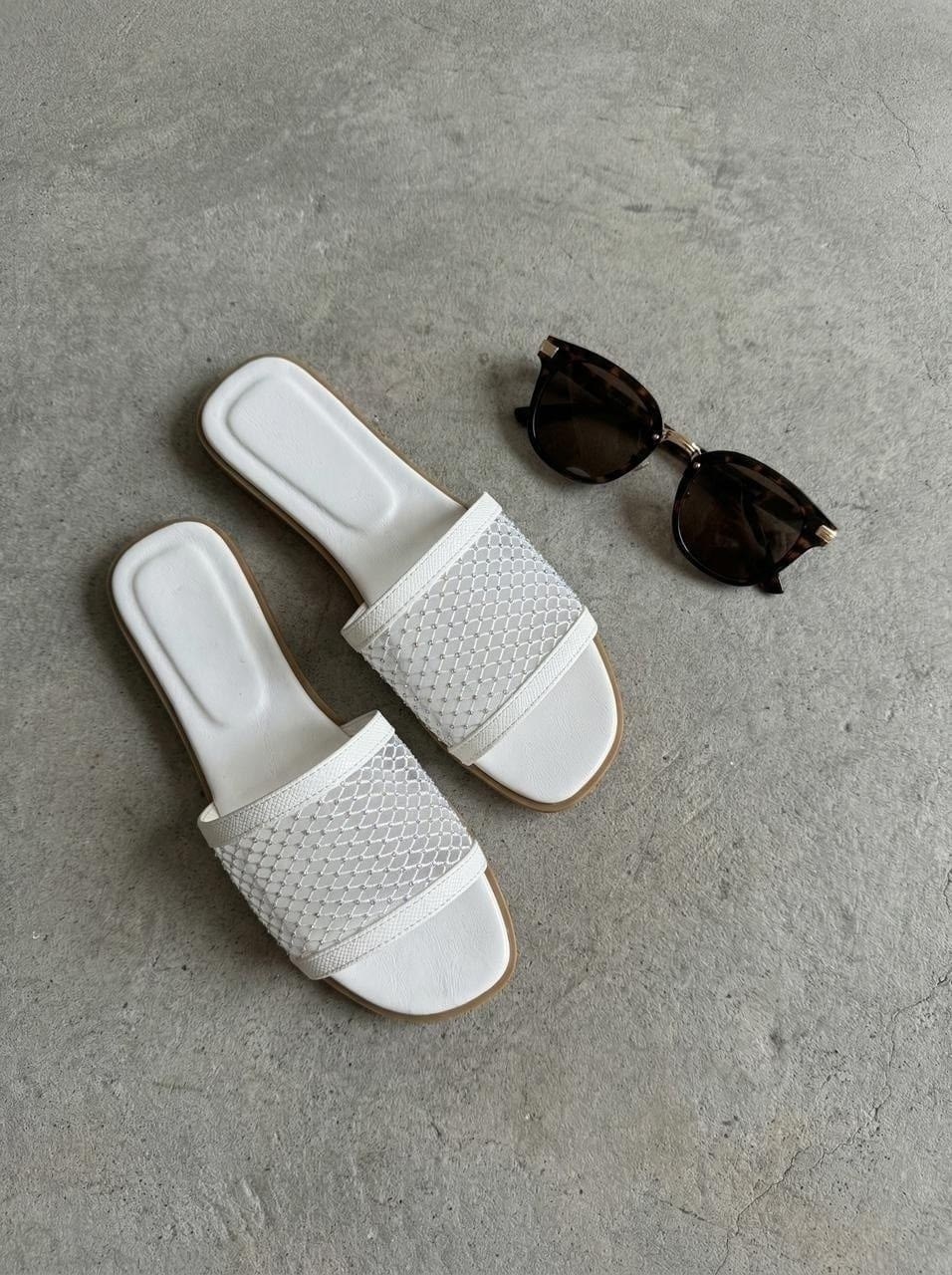 ,модные тапочки,женские шлепанцы,женские тапки,шлепки боттега венета белые