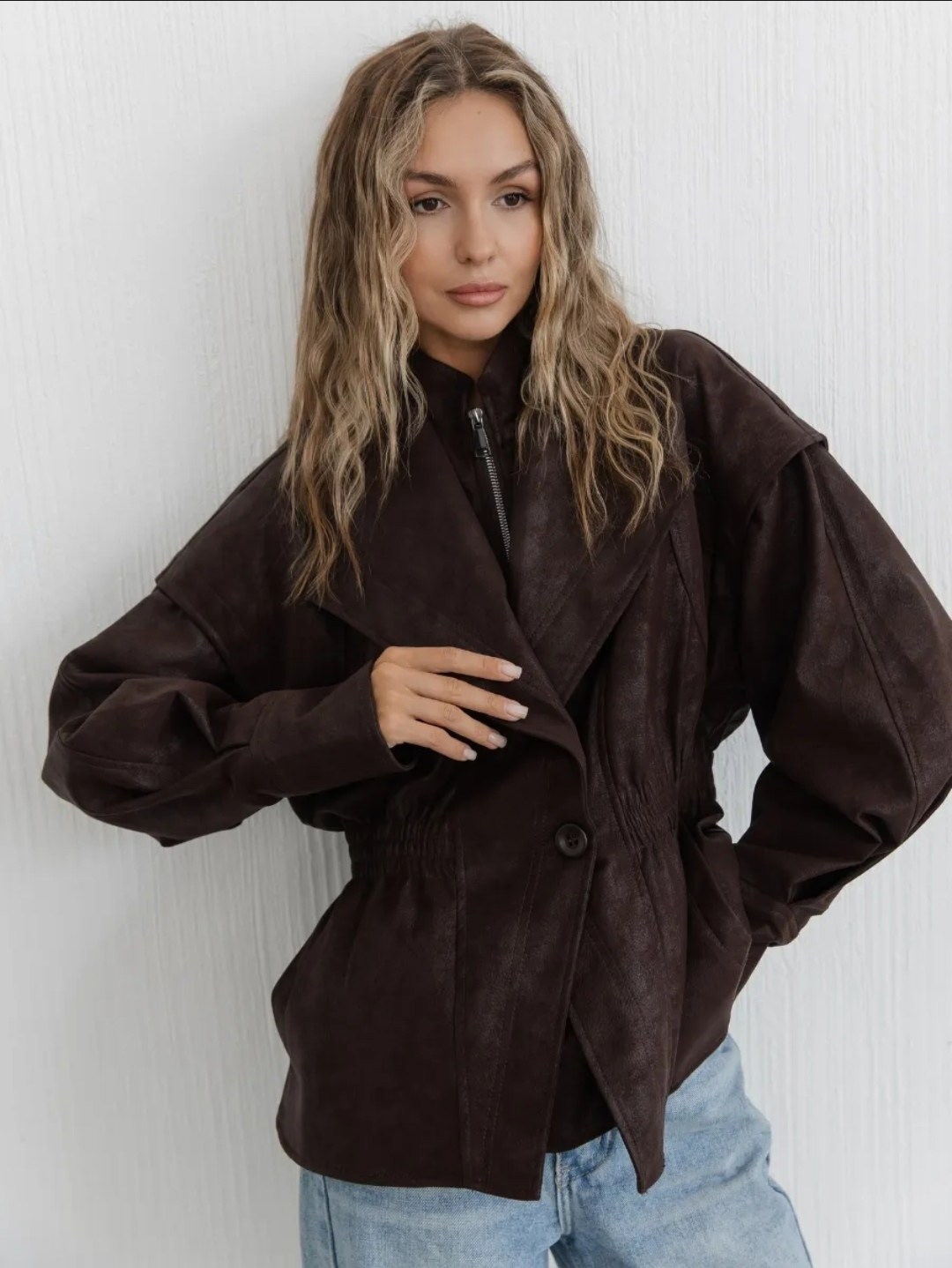 бомбер куртка замшевая оверсайз премиум x'zotic,женская куртка бомбер из эко замши коричневого цвета,косуха замшевая куртка оверсайз nezalivay,замшевая куртка,кожаная куртка