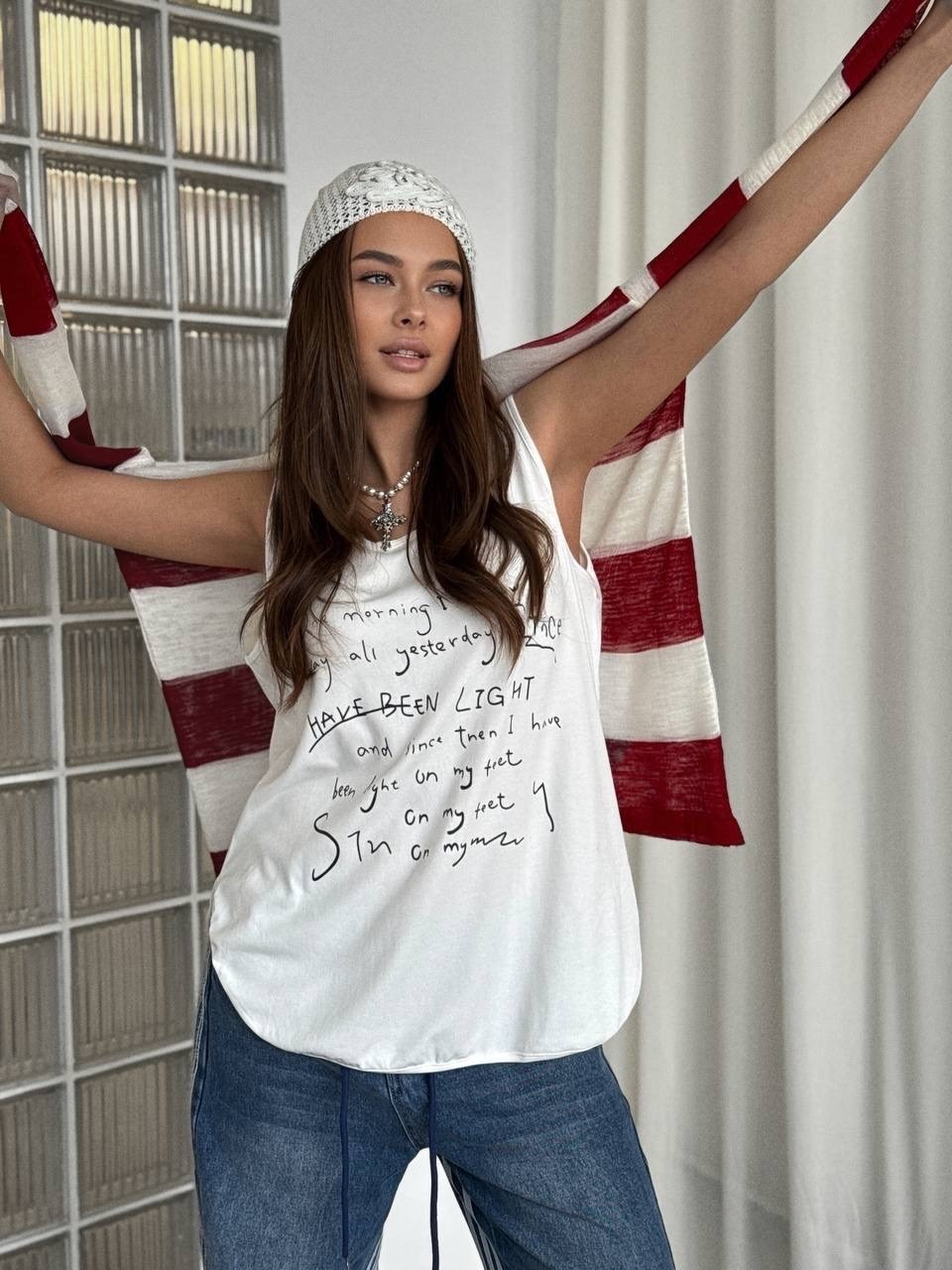 стильные джинсы,женская кофта,женская футболка,