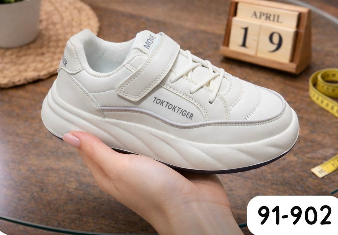 ,женские кроссовки,кроссовки мальчику,спортивная ,повседневные кроссовки