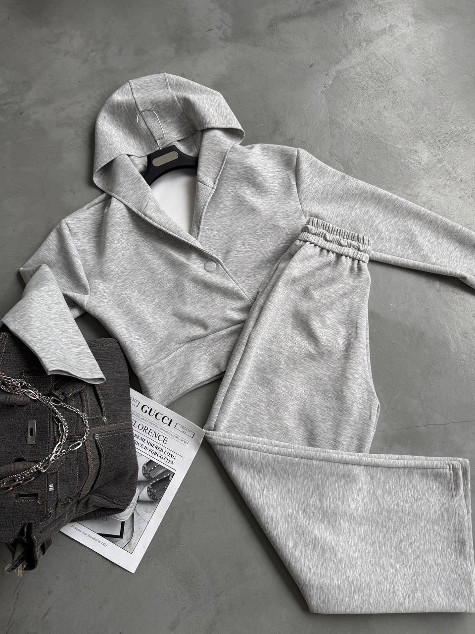 брючный костюм,трикотажные костюмы,женский трикотажный костюм,брючный вязаный костюм,костюм трикотажный с брюками оверсайз kristina ice wear цвет серый меланж