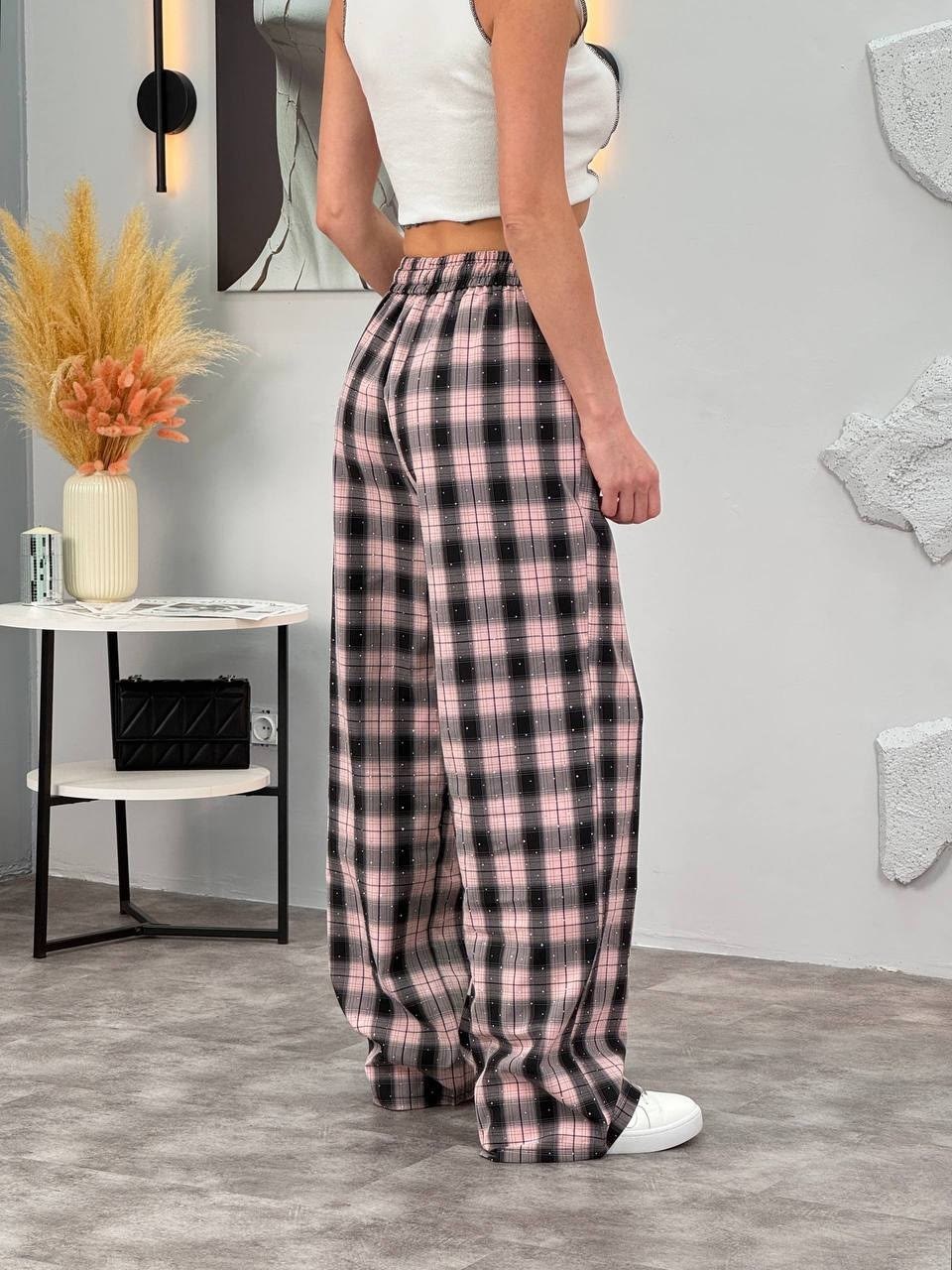 женские брюки в клетку,штаны в клетку,широкие брюки в клетку,брюки в клетку,клетчатые брюки женские широкие