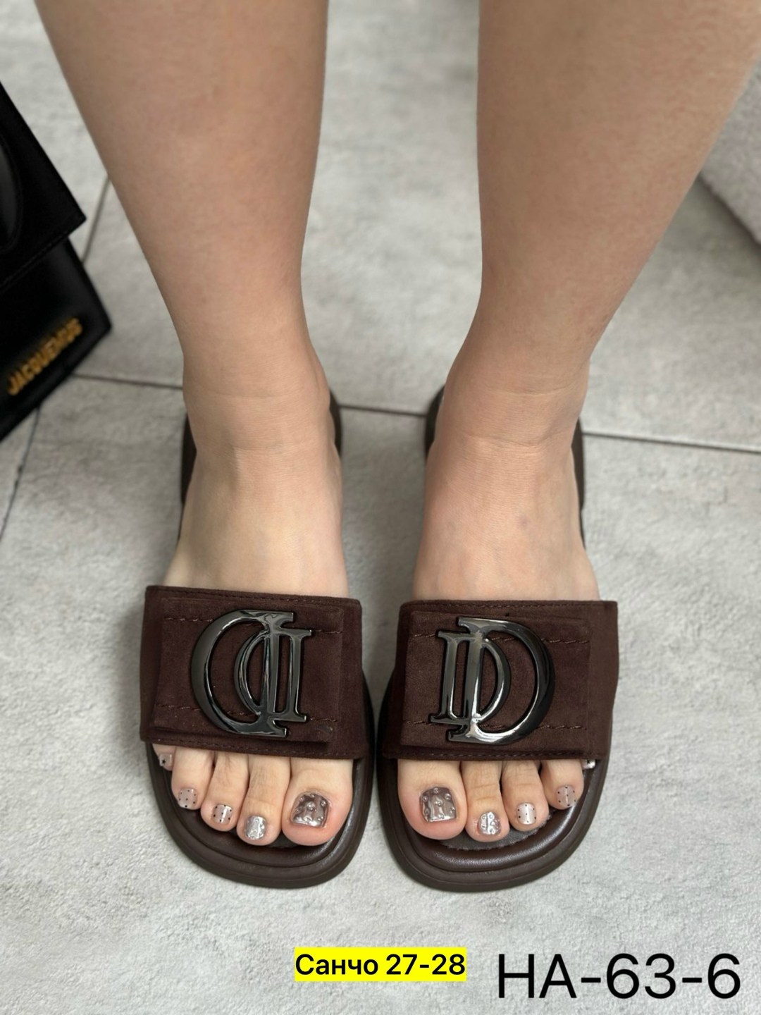 шлепанцы женские,брендовые шлепанцы,модные шлепанцы,шлепанцы летние,женские сандалии