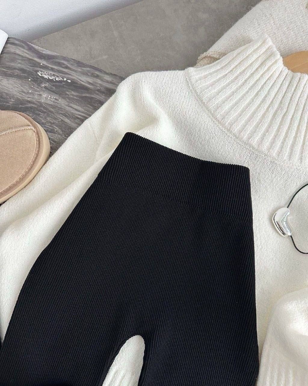 ugg outfit,ugg boots sweater style,outfits with leggings,ugg boots ootd fall 2026,outfit to wear with ugg boots