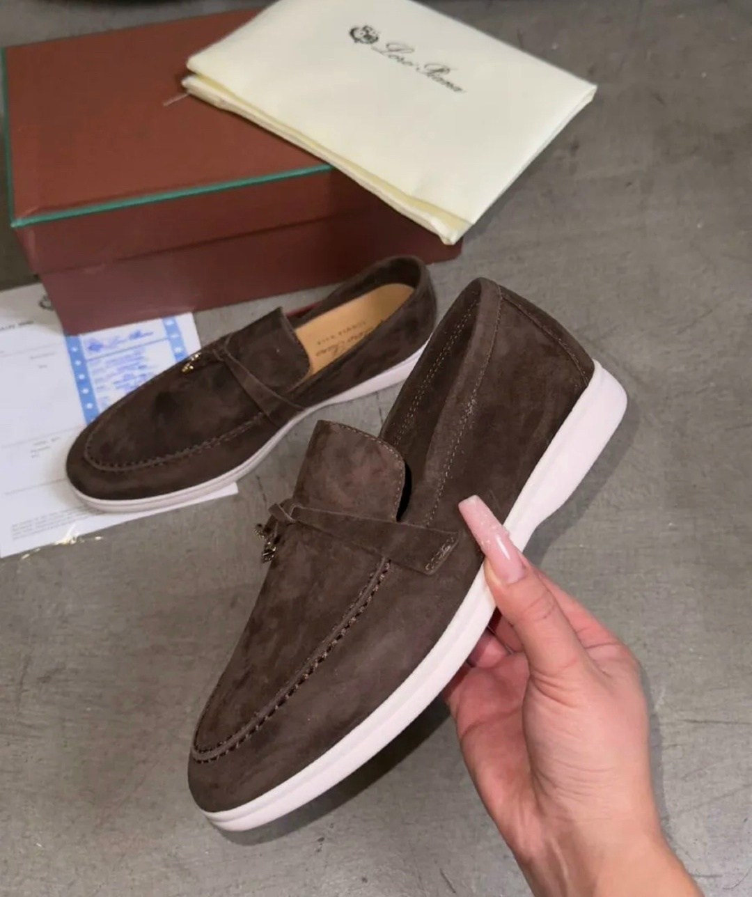 лоферы loro piana,,лоферы лоро пиано материал,лоферы женские loro piana,лоферы loro piana summer walk замшевые коричневые