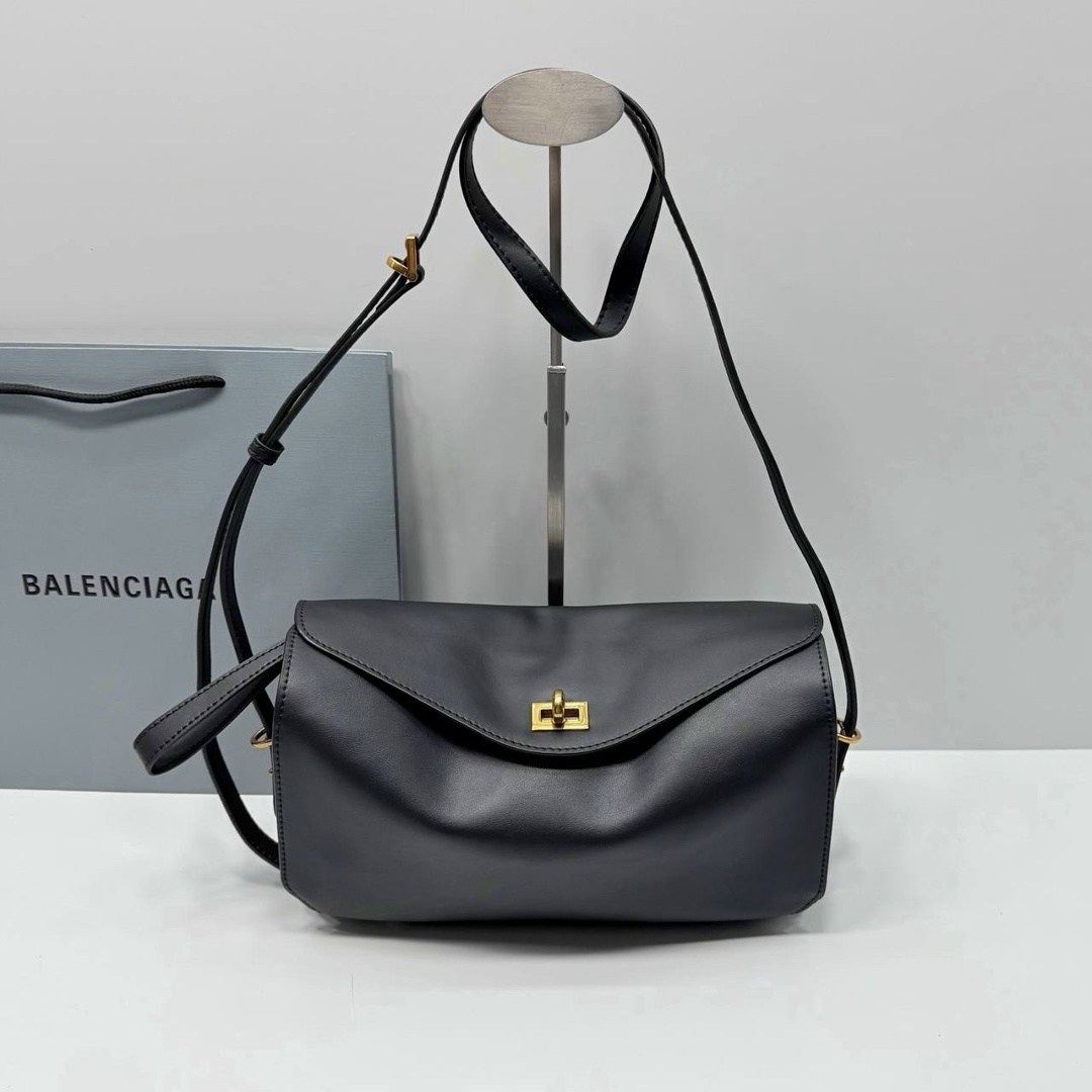 сумка balenciaga,сумка женская balenciaga,розовая сумка,balenciaga balenciaga,сумка