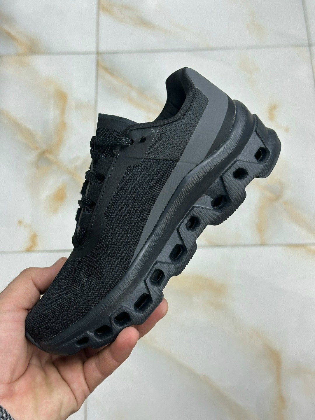 кроссовки,кроссовки on cloudmonster,мужские кроссовки,кроссовки брендовые,кроссовка мужской