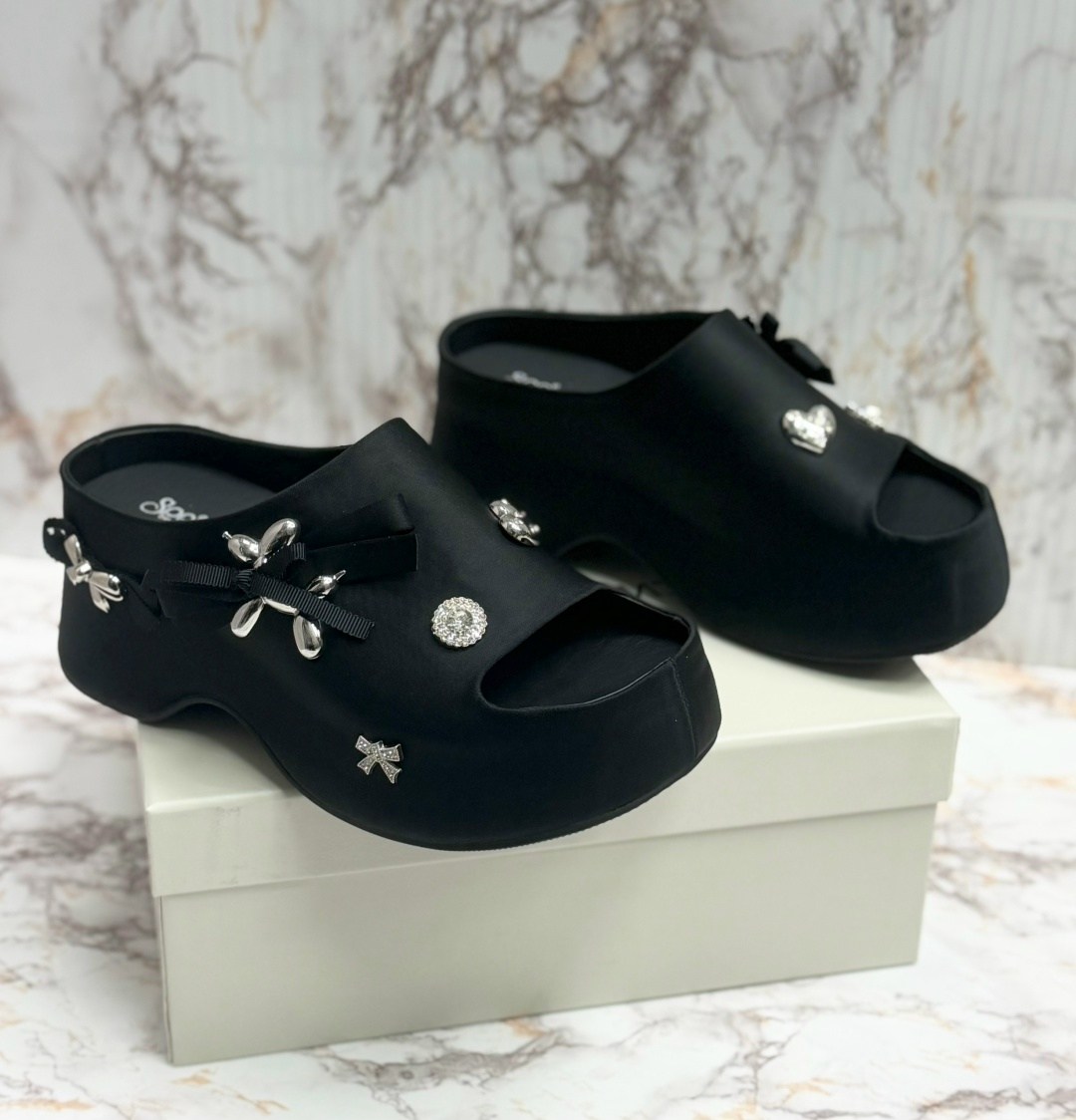 ,женские сандалии,шлепки женские,модные шлепанцы,женская