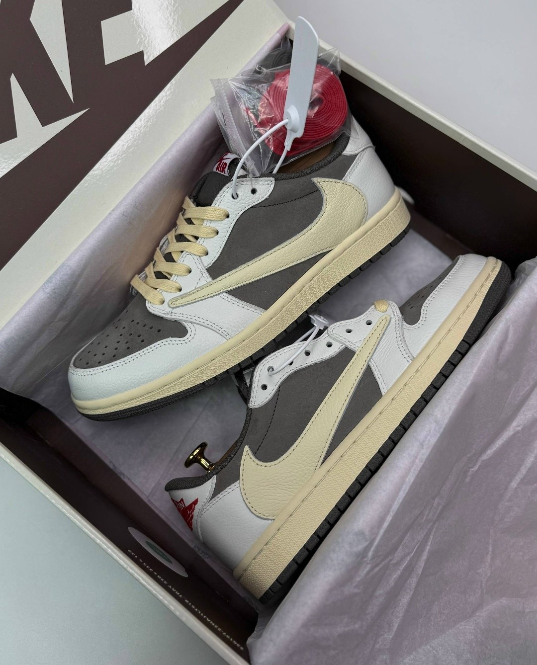 nike air jordan 1 low travis scott reverse mocha,nike air jordan 1 low travis scott,кроссовки travis scott x nike air jordan 1,кроссовки travis scott x air jordan 1 low,кроссовки nike travis scott x a