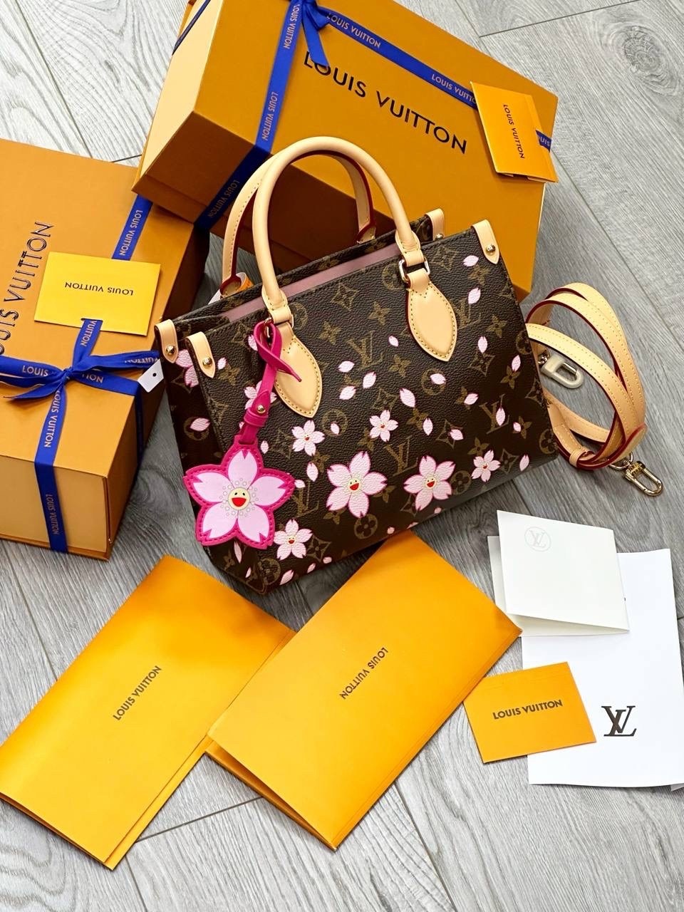 louis vuitton женская сумка,сумка louis vuitton,louis vuitton сумка на плечо,сумка louis vuitton 25-20см реплика,сумка lv louis vuitton